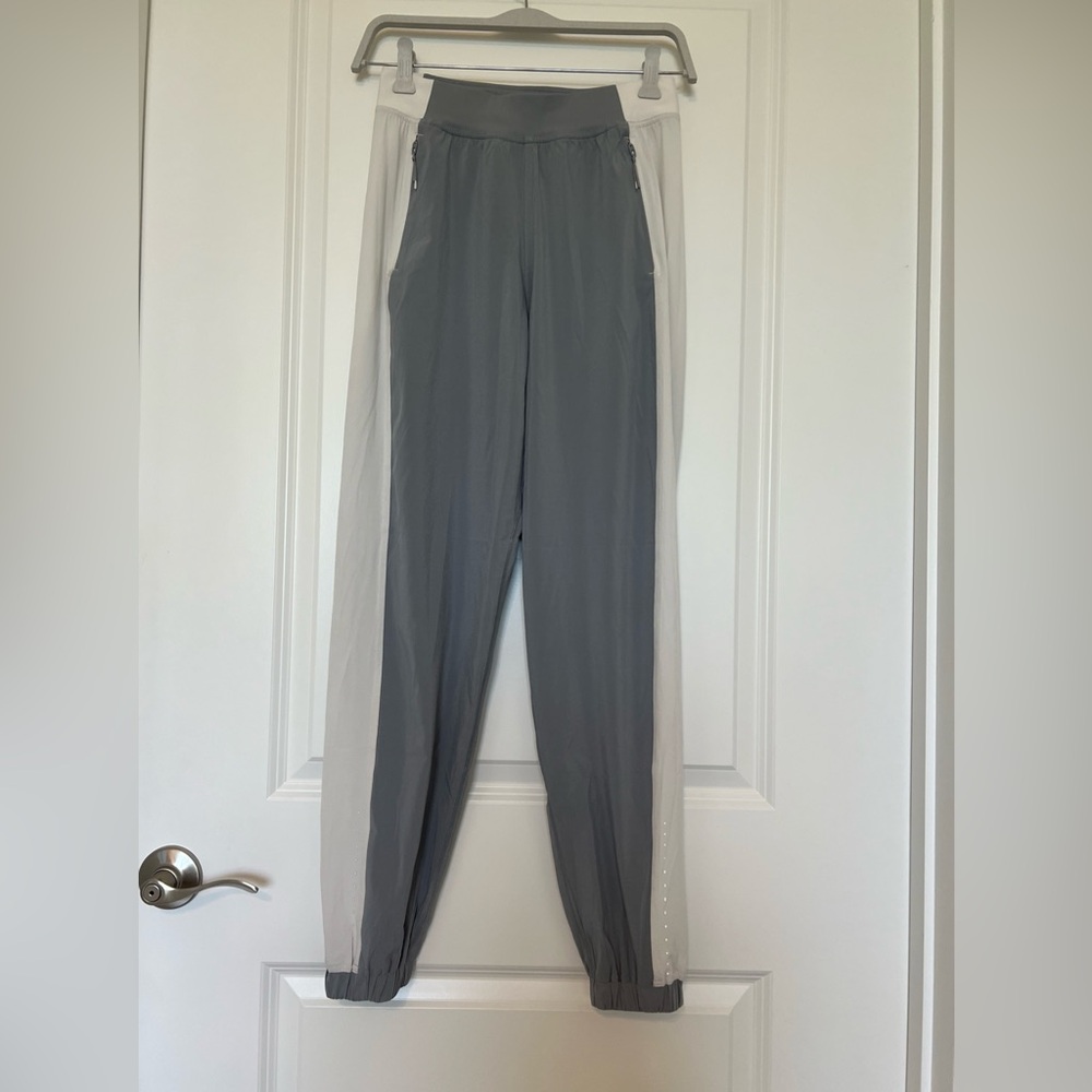 lululemon athletica Gray and White Track Joggers great size 4
